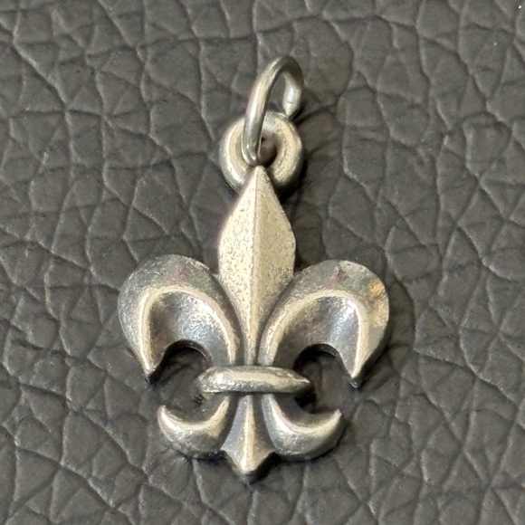 JAMES AVERY Fleur-de-Lis Pendant - Picture 2 of 5